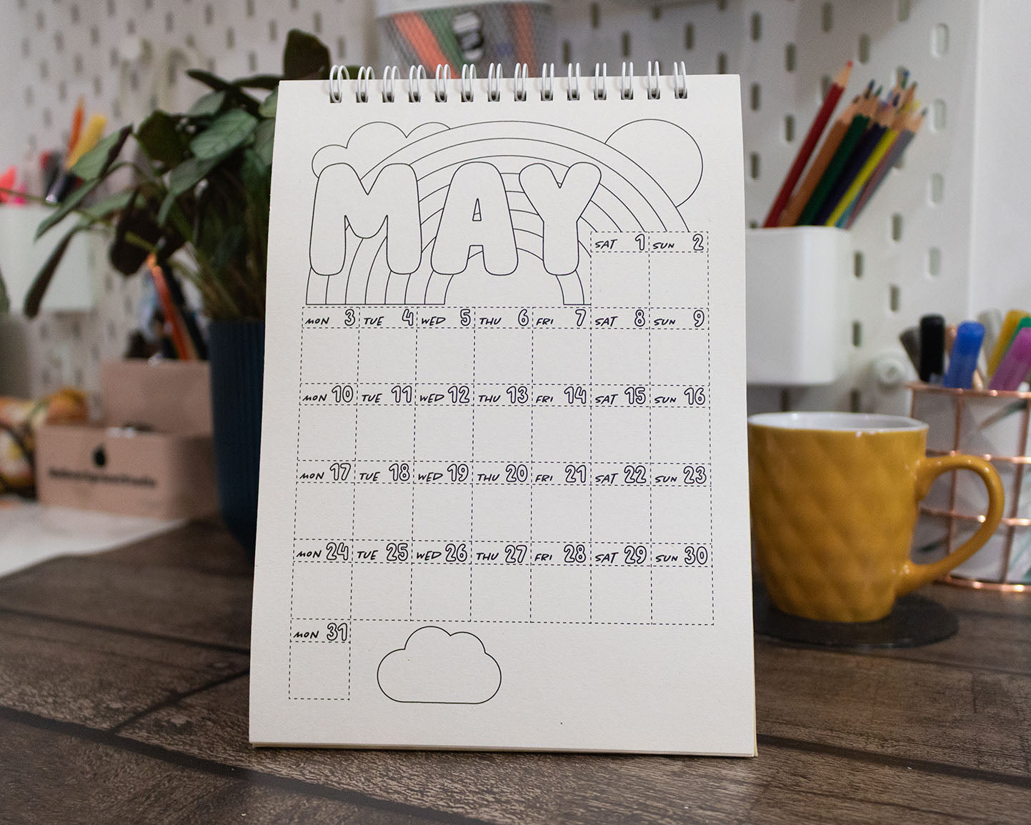 2027 Colouring Desk Calendar with Journal Prompts