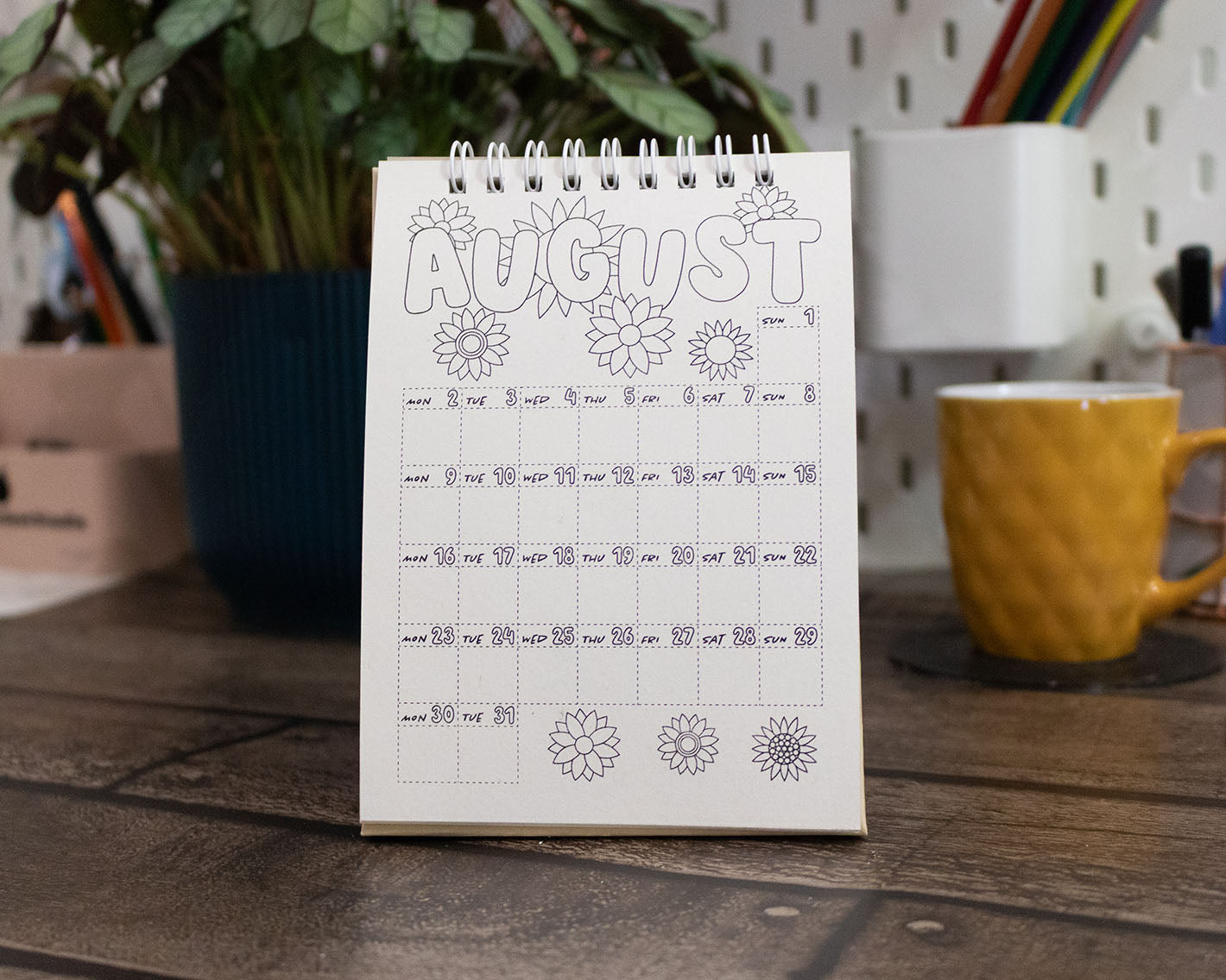 2027 Colouring Mini Desk Calendar with Journal Prompts