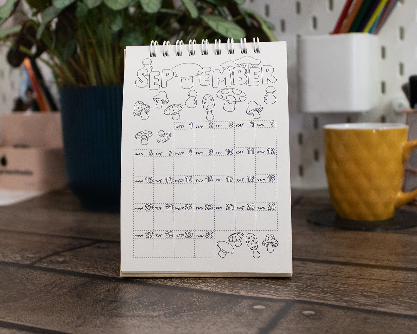 2027 Colouring Mini Desk Calendar with Journal Prompts