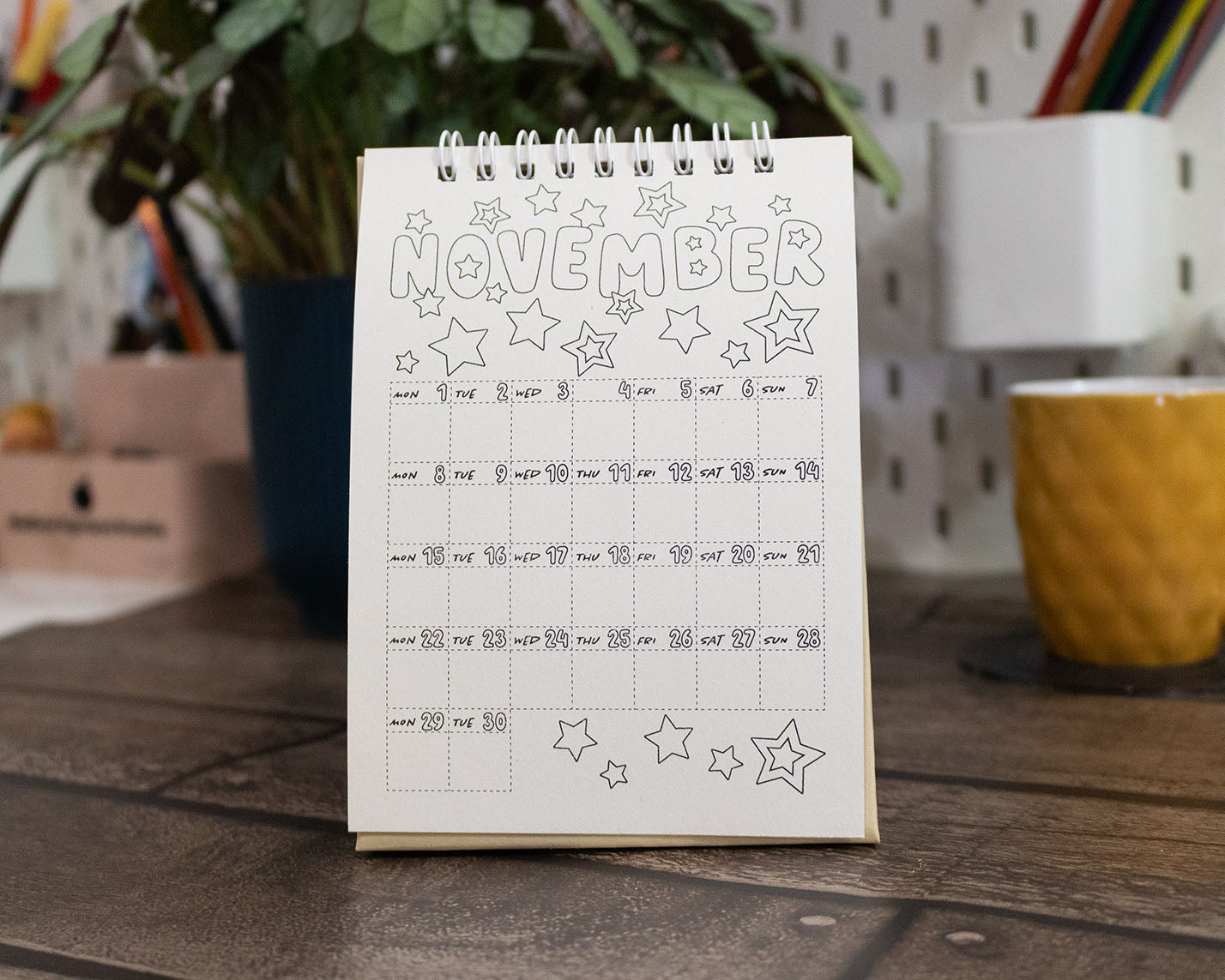 2027 Colouring Mini Desk Calendar with Journal Prompts