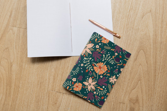 Handmade A5 notebook with autumnal floral design by MellowApricotStudio & KreativWerkstatt24