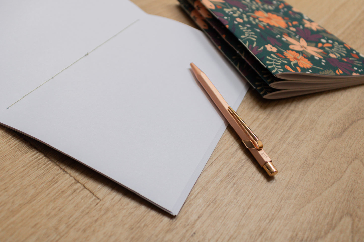 Handmade A5 notebook with autumnal floral design by MellowApricotStudio & KreativWerkstatt24 - blank inner close up